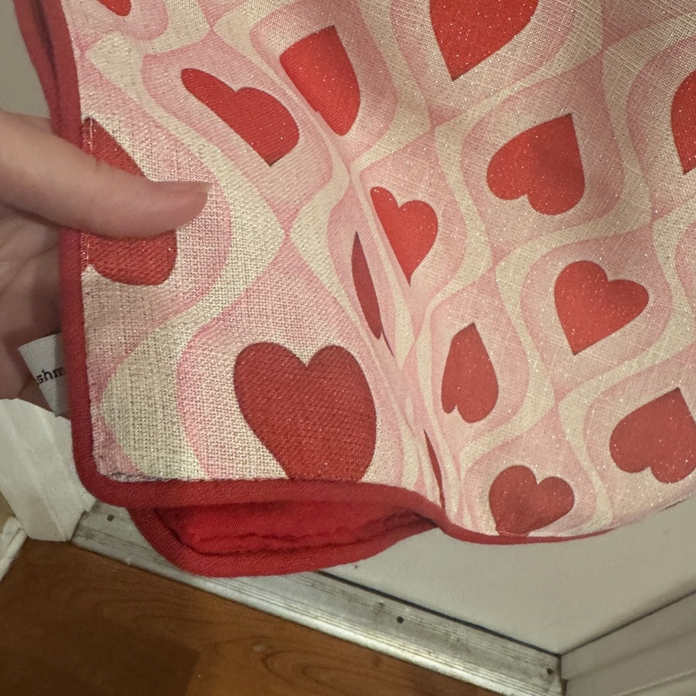 Cupcakes & Cashmere Pink Heart Table Runner Valentines - Picture 4 of 4